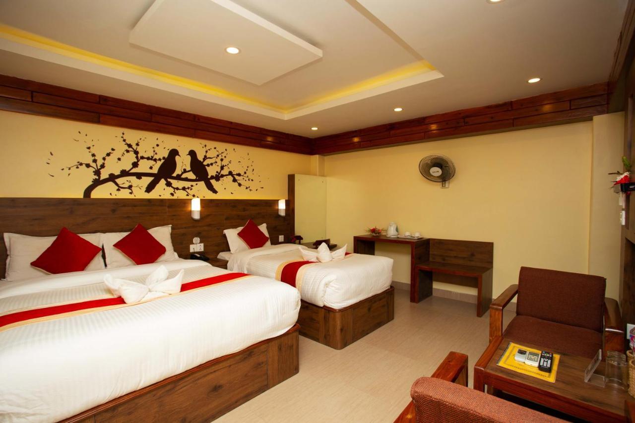 Hotel Splendid View Pokhara Exteriör bild